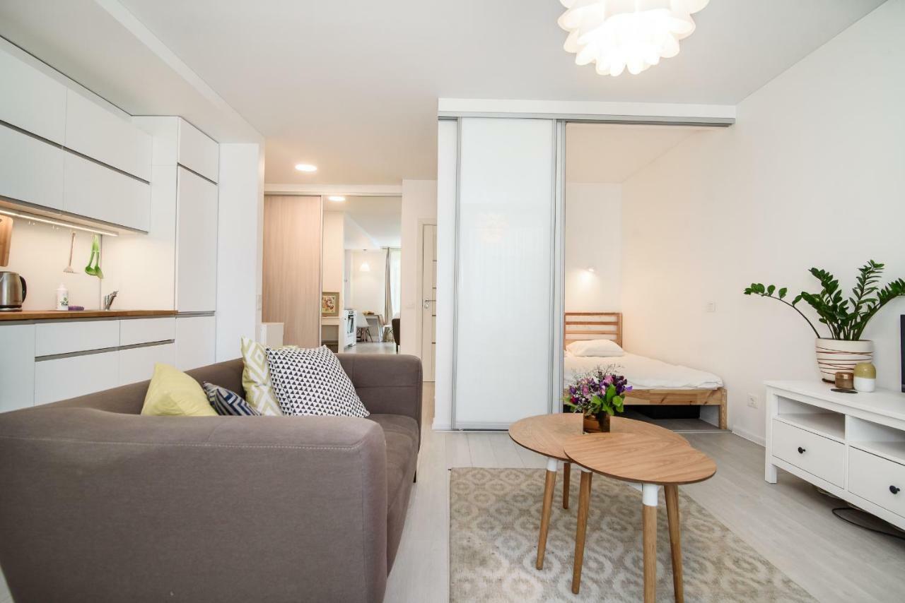 וילנה #Stayhere - Comfy & Stylish Studio With Green Patio Close To Old Town מראה חיצוני תמונה